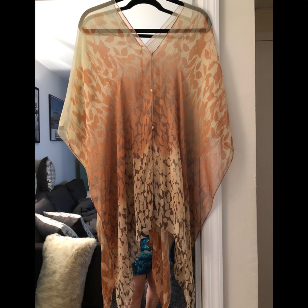 SOLD ❤️❤️❤️Simply Exquisite shall/ cardigan